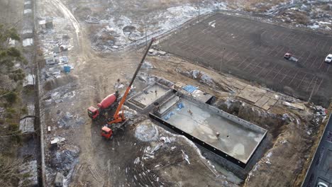 Construcción-De-Piscinas.-Piscina-Con-Estructura-De-Acero.-Estructura-De-Acero-Del-Suelo-De-La-Piscina.