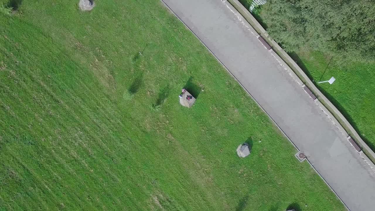 사람 들 과 함께 공원 에서 볼 수 있는 모습