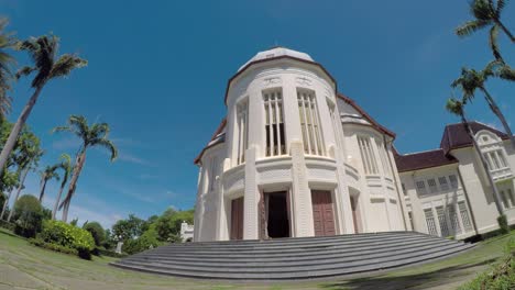 time lapse : phra ram ratchaniwet ( ban pun palace ) , petchaburi province , thailand