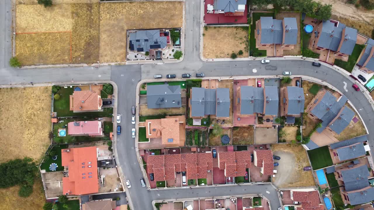 calle de la ciudad durante el día