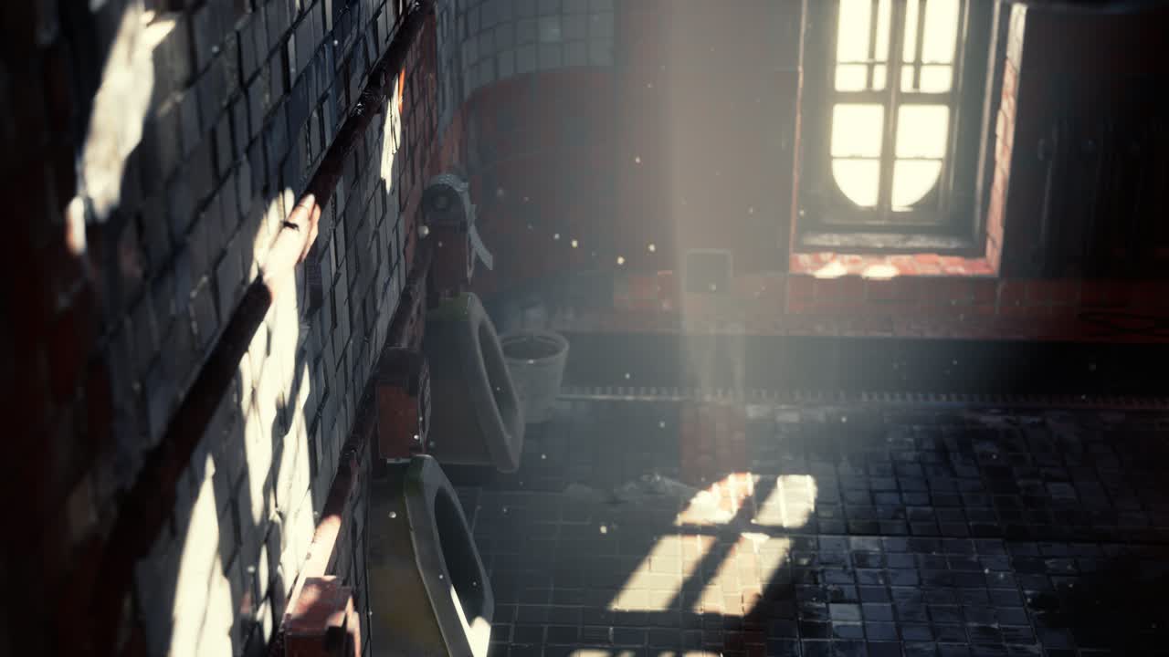 밝은 조명을 가진 버려진 오래된 공공 화장실