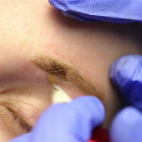 técnica de dibujar las cejas