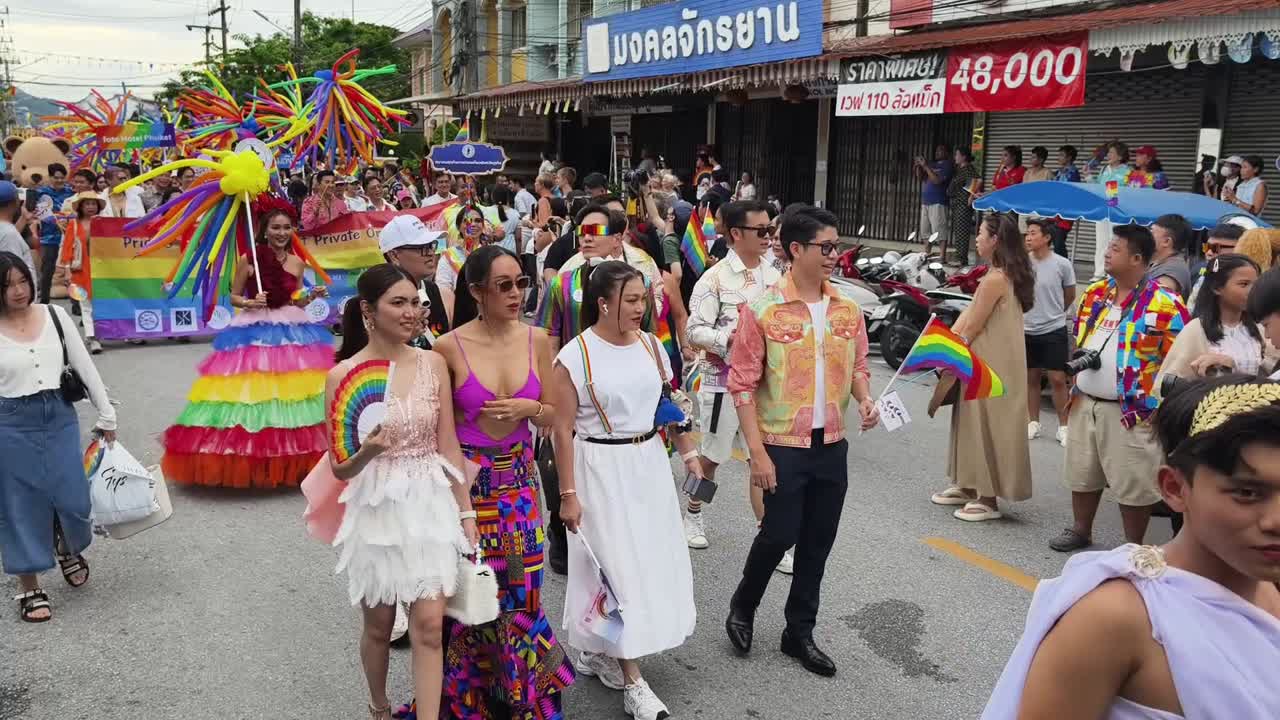desfile del orgullo gay en tailandia
