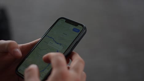 Routenkarte-Auf-Dem-Mobiltelefon,-Route-Auf-Dem-IPhone-überprüfen