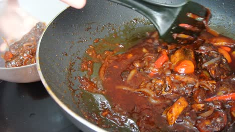 Canned-sardines-in-fried-soy-sauce