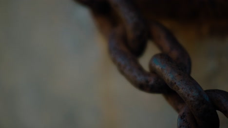 Slow-motion-shot-of-old-chain