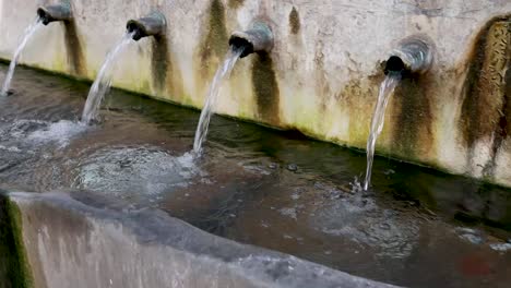 vídeo en cámara lenta de la fuente de la jaula, monda, málaga, españa