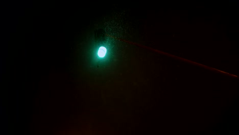 semáforos de cruce de carreteras de rojo, ámbar, verde