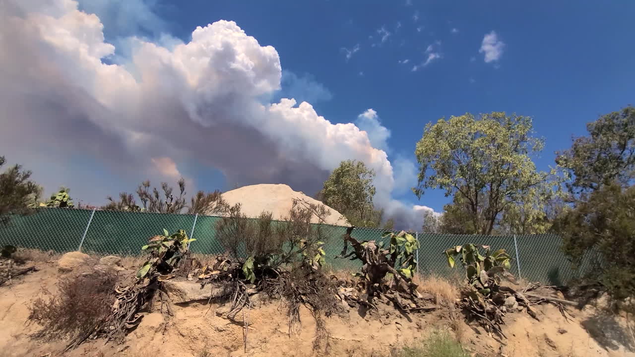 los conductores de la carretera pov se dirigieron a la escena del incendio en el incendio de fairview