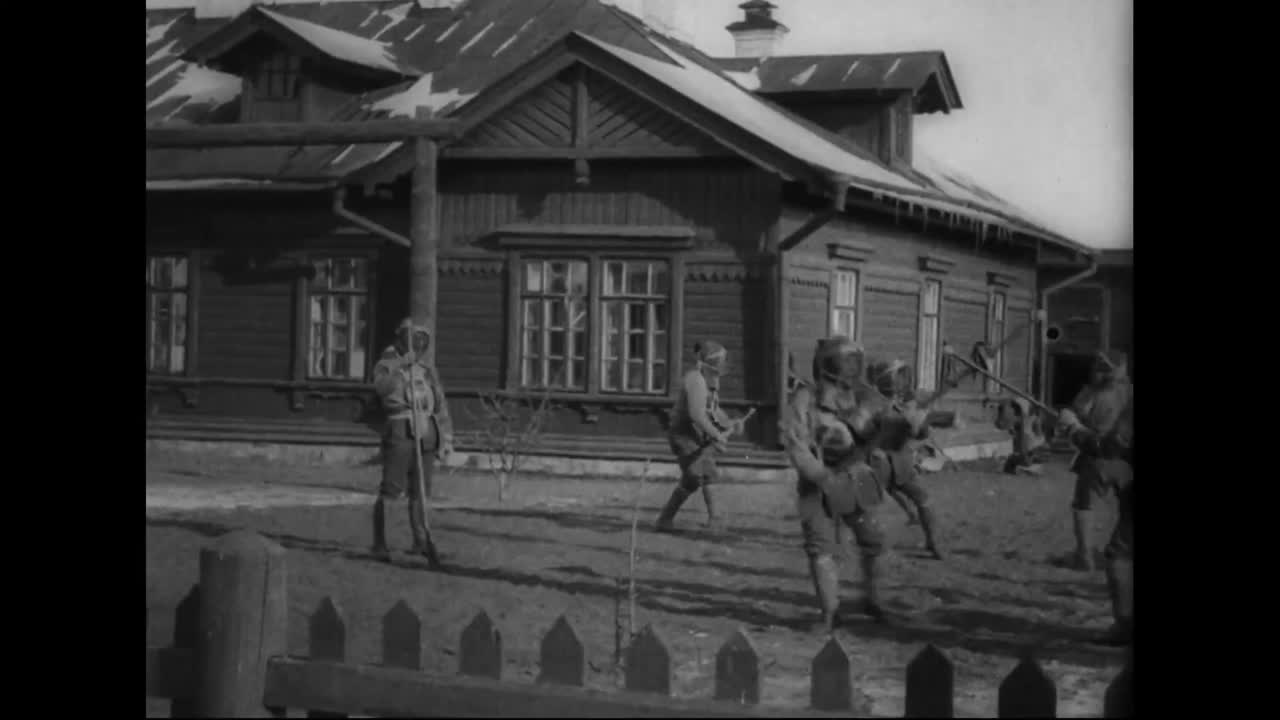 soldados del ejército ruso practican entrenamiento con bayoneta en la primera guerra mundial