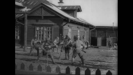 soldados del ejército ruso practican entrenamiento con bayoneta en la primera guerra mundial