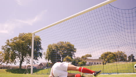 Fußballspieler,-Der-Ein-Tor-Schießt