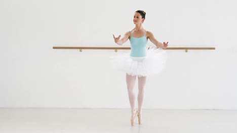 Ballerina-übt-Balletttanz