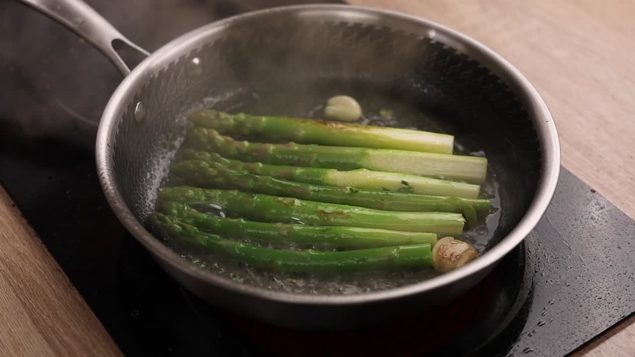 팬 에 아스파라거스 를 기