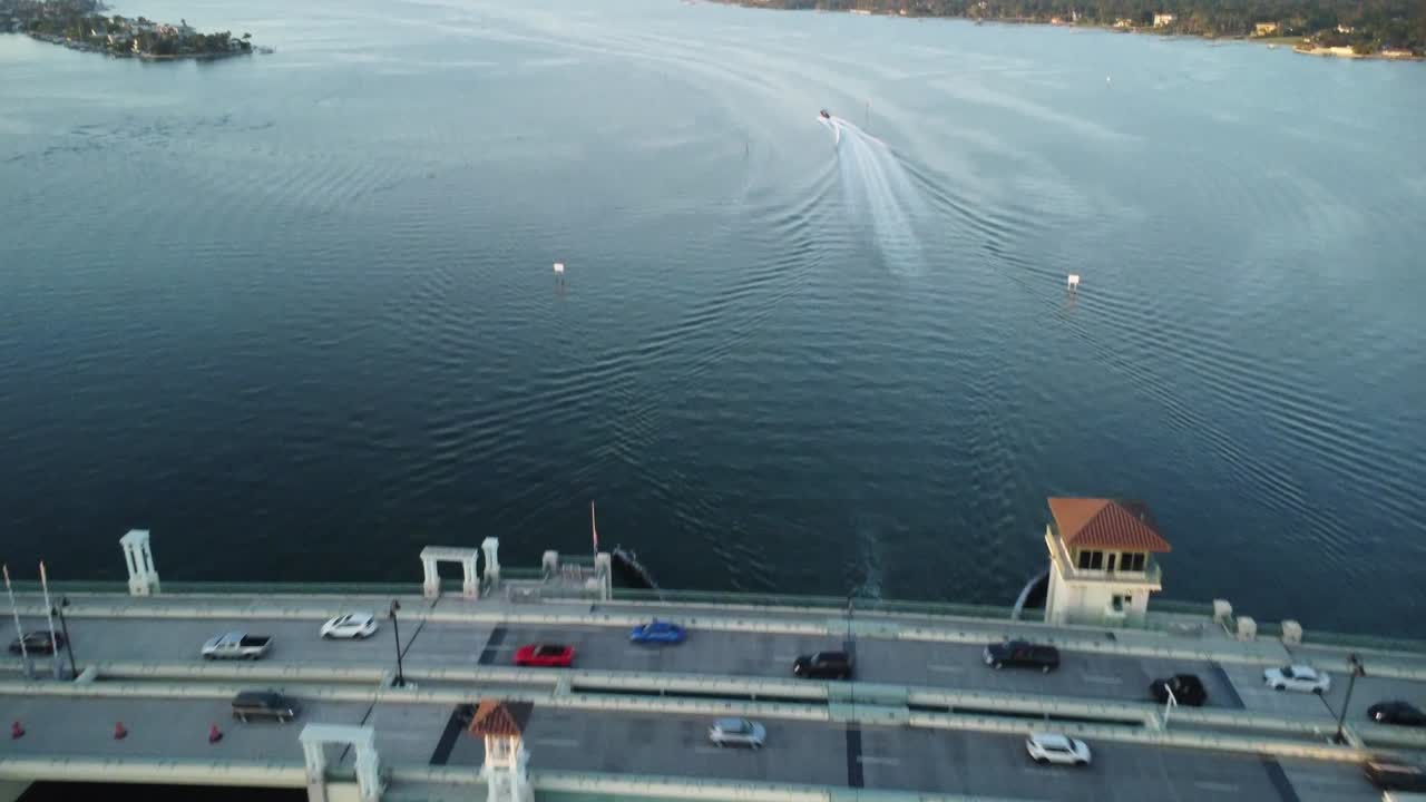 y aún más sobrevuelos de puentes para disfrutar