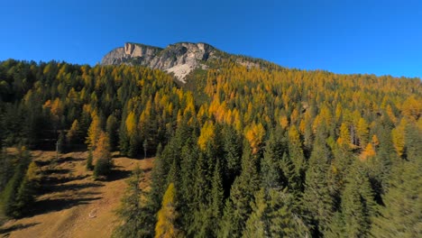 Imágenes-Filmadas-En-Las-Montañas-De-Los-Dolomitas-Italianos