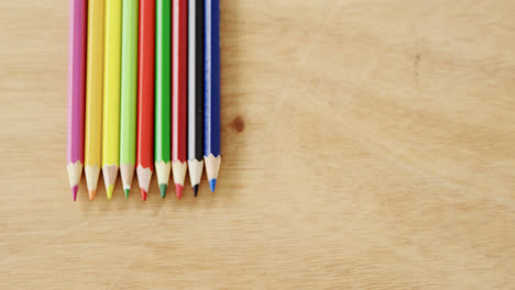 Colored-pencils-arranged-in-a-row