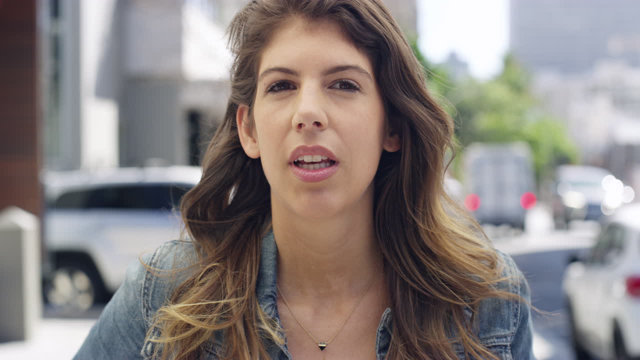 no es de extrañar que sus amigos la amen.