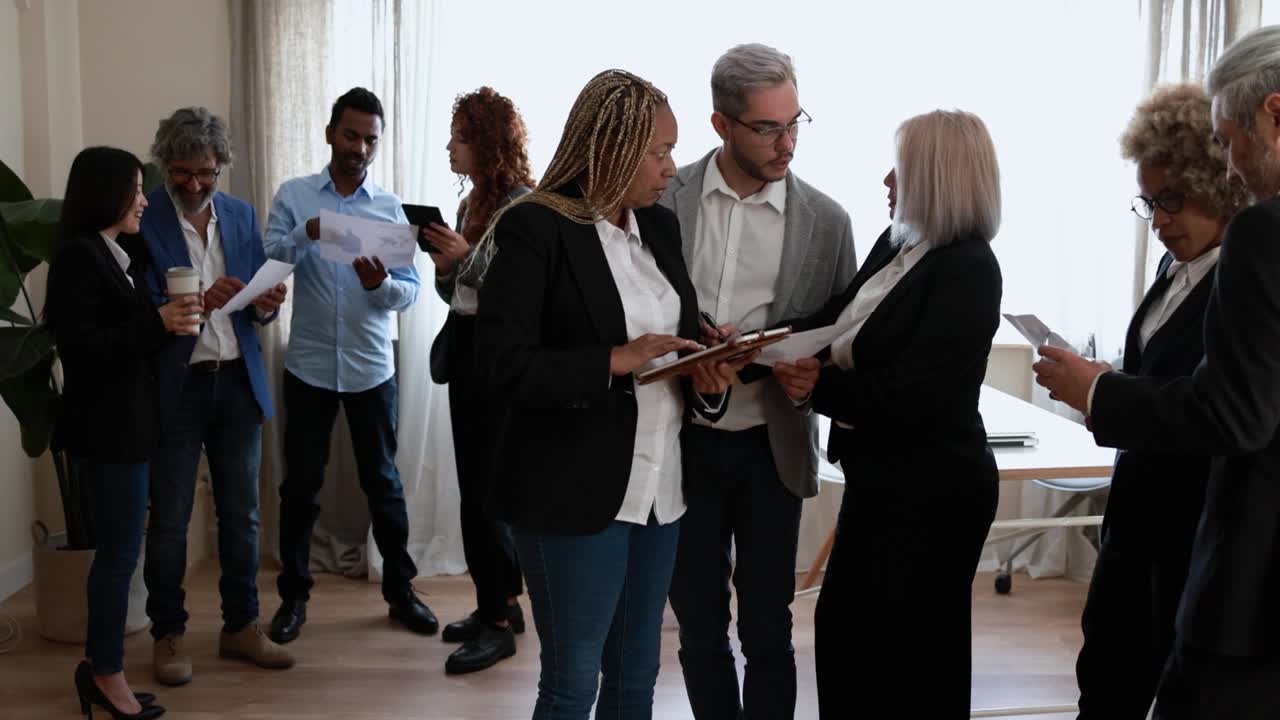 Multiracial business people working inside bank office - Meeting and startup concept