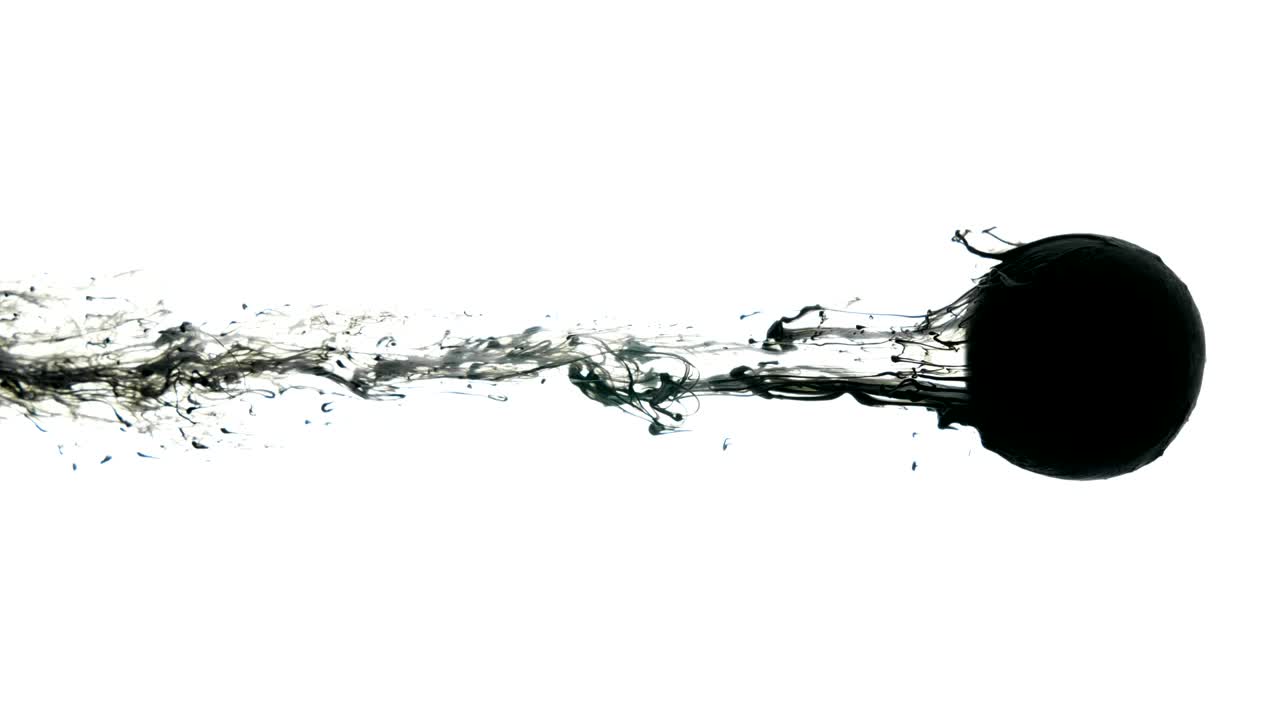 검은 잉크 페인트가 천천히 공에서 흘러나옵니다.