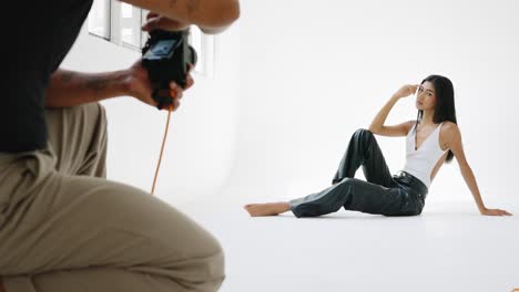 sesión de fotografía de moda en el estudio