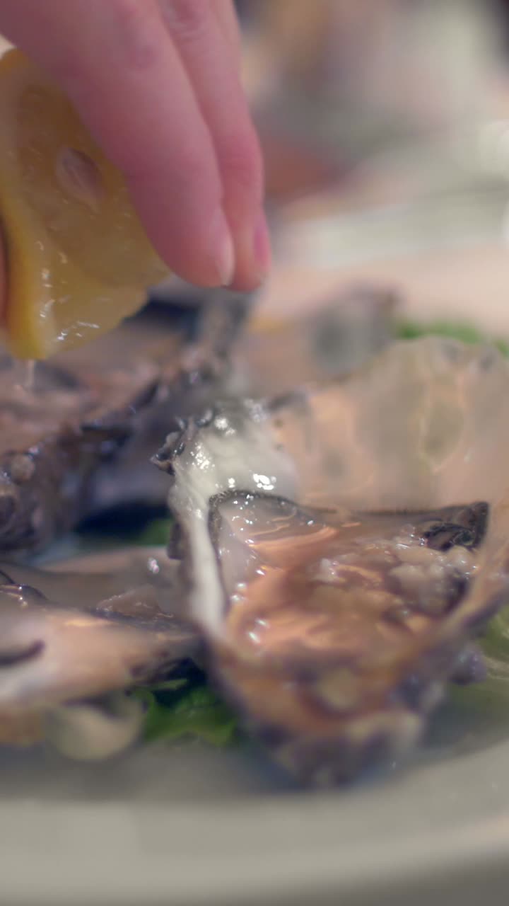 Oysters with Lemon
