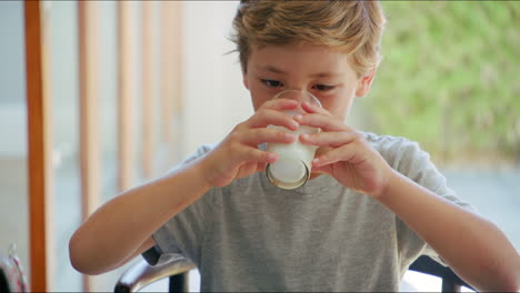 Er-Liebt-Seine-Milch