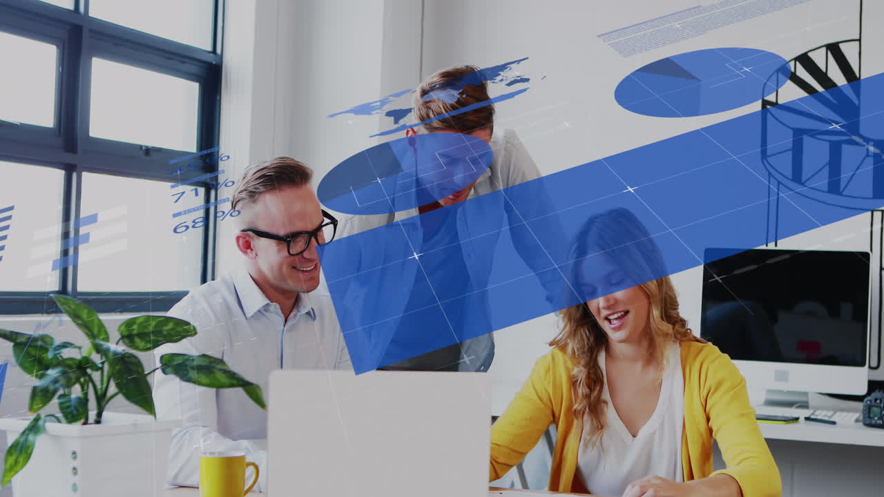 Animation af statistisk databehandling over diverse kolleger, der diskuterer sammen på et kontor