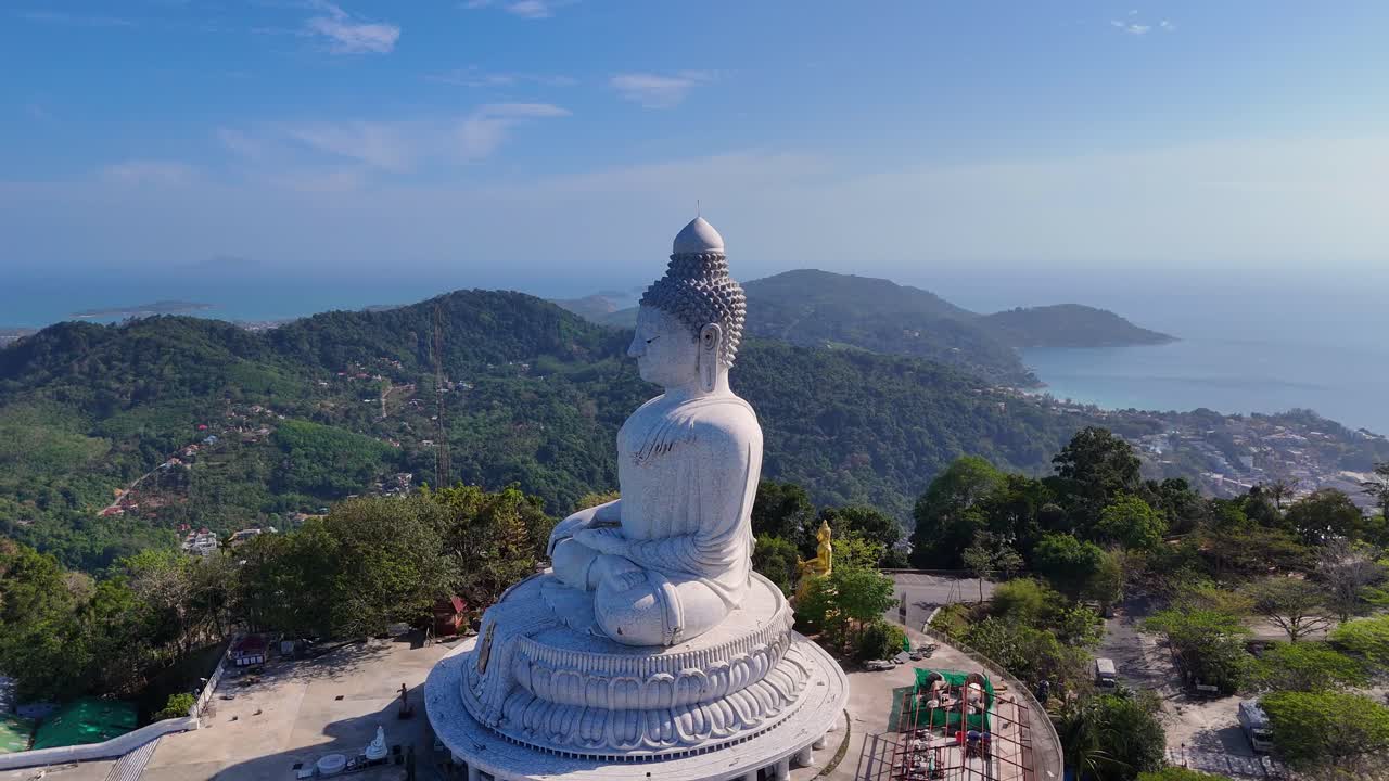 la estatua del gran buda en koh samui, tailandia