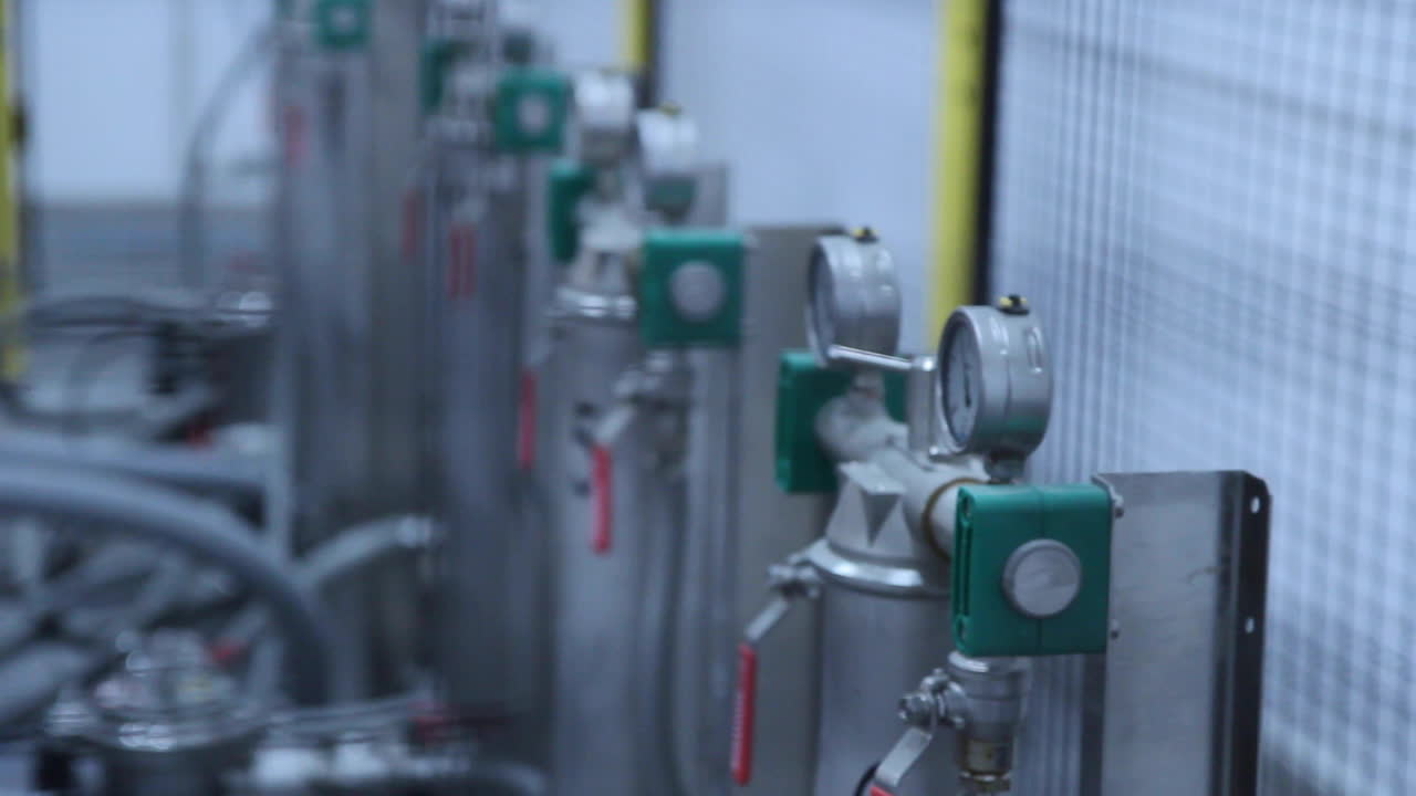 equipo de medición industrial. medidores de presión en el taller de la fábrica