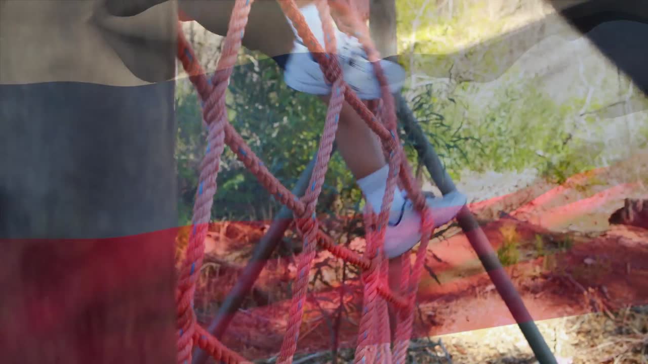 장애물 경주 훈련 중 두 인종의 소년 위에 러시아의  ⁇ 발의 애니메이션