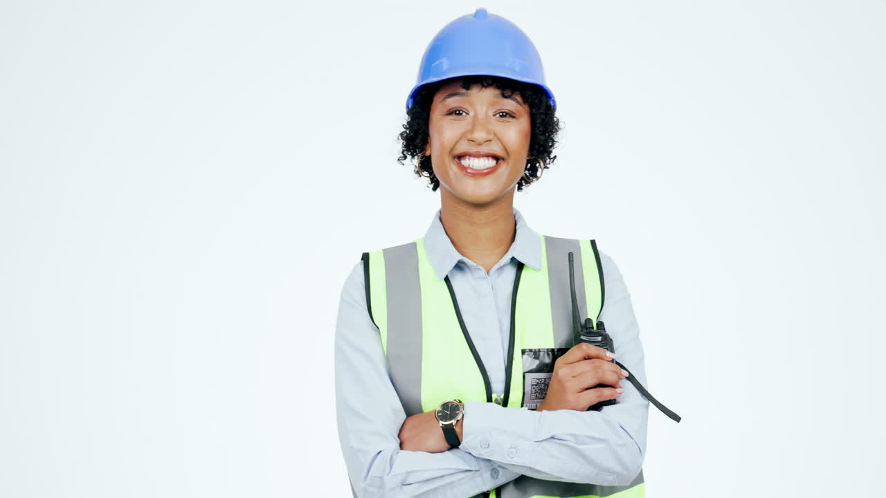 construcción, feliz y rostro de mujer en el estudio