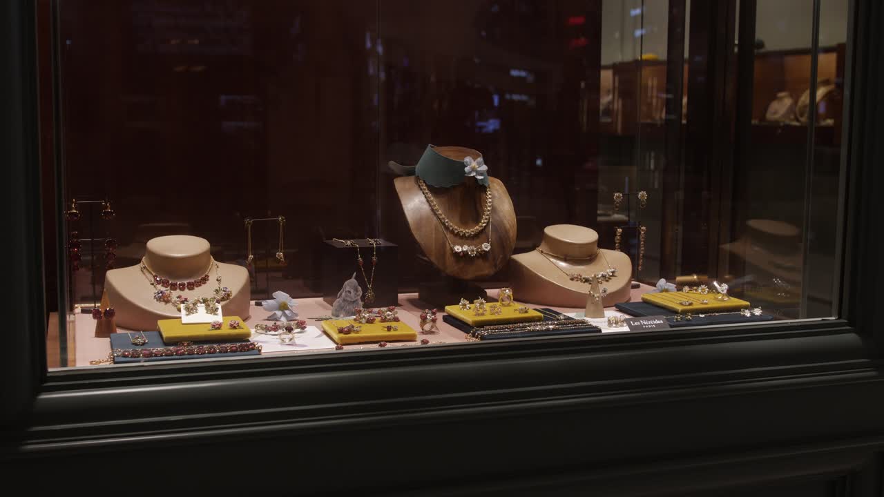 moda, compras, accesorios de mujer, joyería, tienda, centro comercial, dubai, medio oriente, ropa, navidad, regalo, romántico, día de la madre, día del padre, hembra