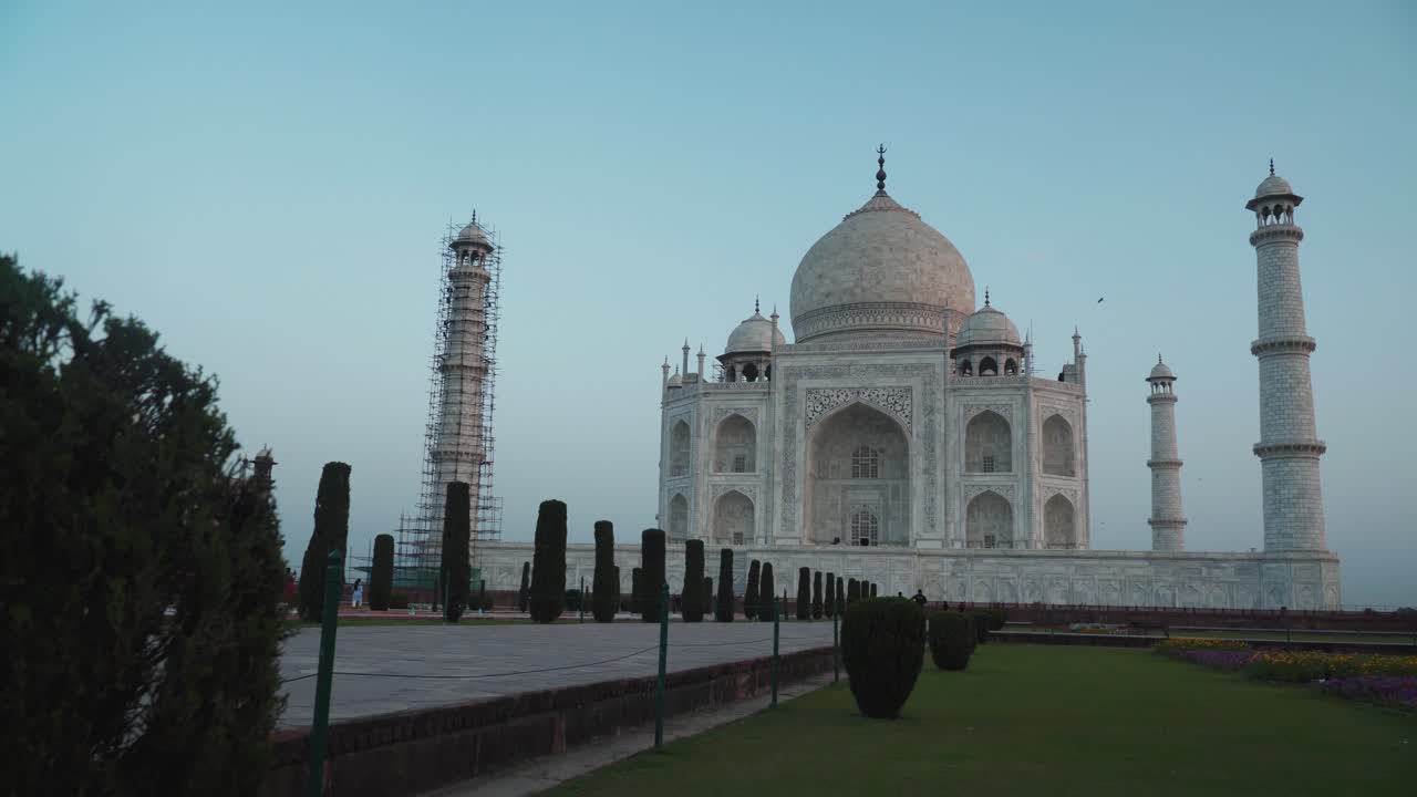 cinematic wide shot of beautiful taj mahal
