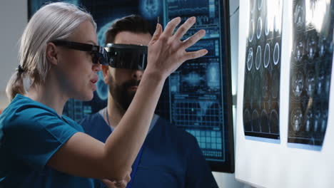 medical professionals reviewing x-rays with vr
