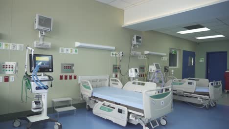 Modern-medical-intensive-care-wards-and-equipment-for-children-with-burns,-Empty-medical-beds-in-the-hospital-ward,-Honduras