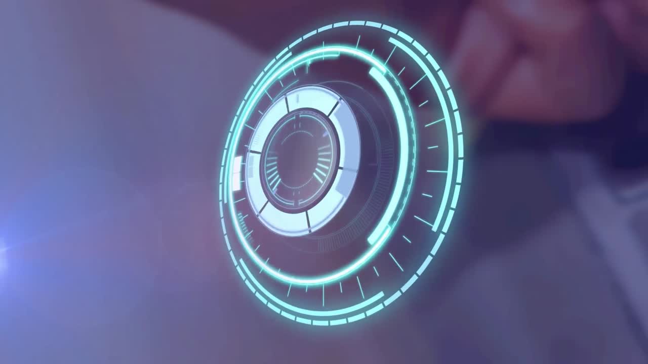 animación de un foco móvil y una cerradura de caja fuerte circular que gira sobre la mano sobre un fondo borroso