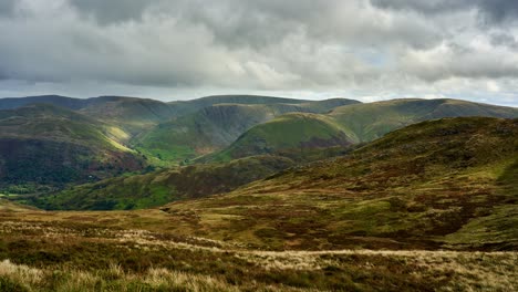 Zeitraffer-Von-Fernen-Bergen-Im-Britischen-Lake-District