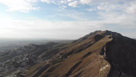 Aerial-drone-shot-of-the-southern-tip-of-the-Franklin-Mountain-range,-part-of-the-Rockies