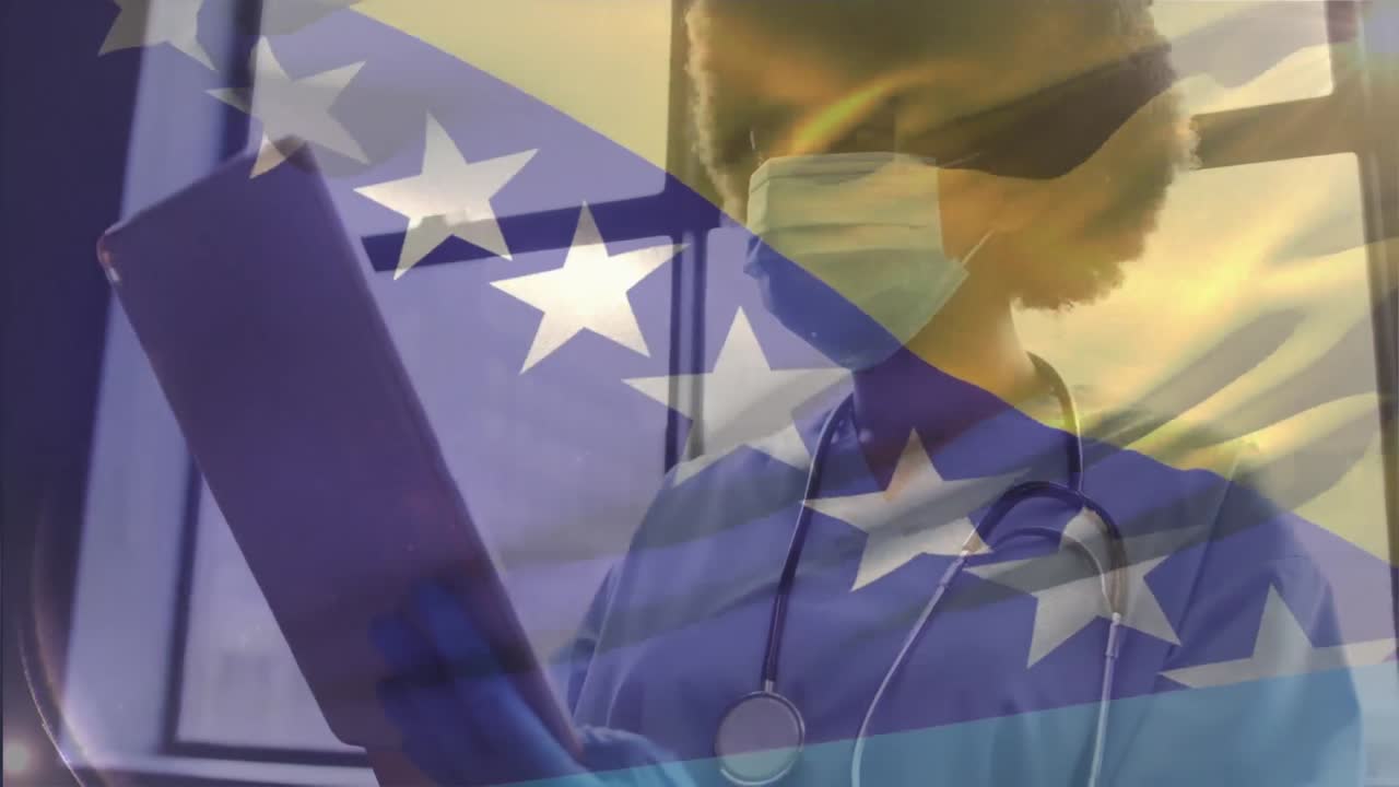 보스니아 헤르체고비나의  ⁇ 발의 애니메이션으로 마스크를 쓴 여성 의사가 태블릿을 사용합니다.