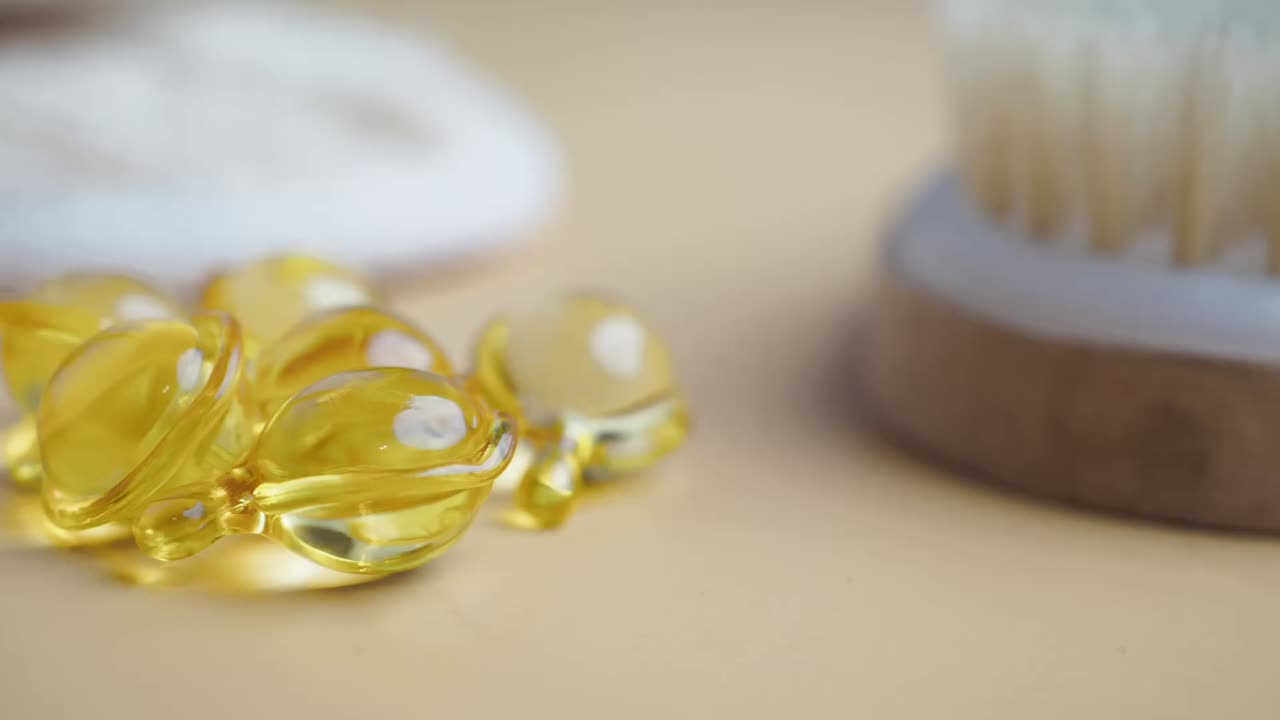 Yellow Transparent Cosmetic Serum Capsules