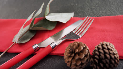 Various-cutlery-on-wooden-table-4k