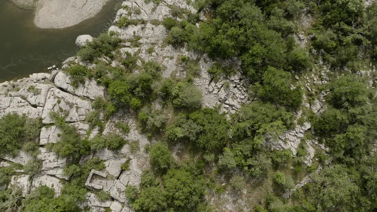valle del río ardeche vista de pájaro francia vista aérea verano