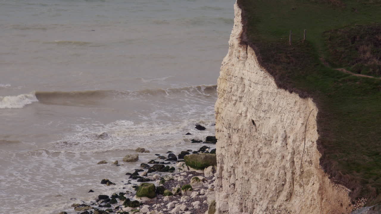 Billede af kanten af de hvide klinter ved Seaford Head ved siden af Seven Sisters-klinterne.