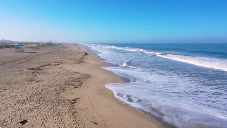 2020:-Antena-De-Playas-Abandonadas-Y-Vacías-Del-Sur-De-California-Sin-Nadie-Durante-La-Epidemia-De-Coronavirus-Covid-19-Mientras-La-Gente-Se-Queda-En-Casa-En-Masa