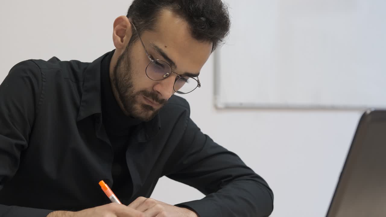 joven clase en línea