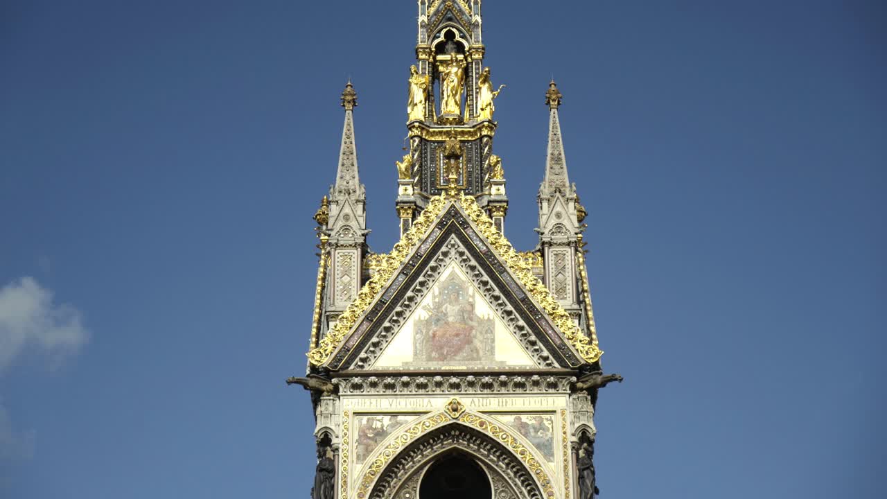 런던의 앨버트 메모리얼의 세부 사항