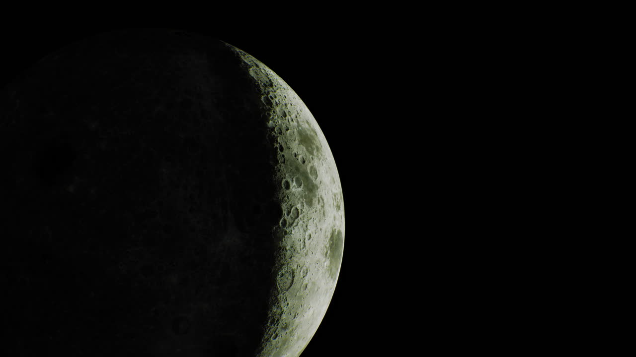 Visão da lua crescente iluminada contra um céu noturno estrelado