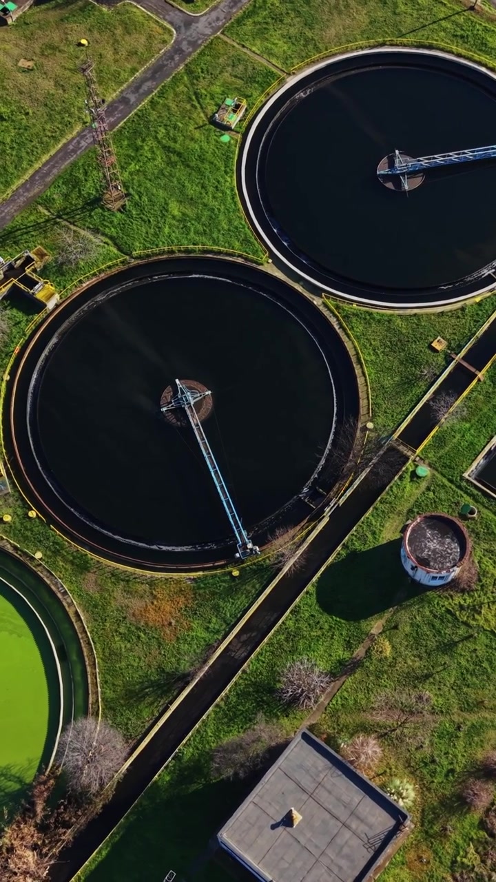 Wastewater treatment facility with clear water processing tanks