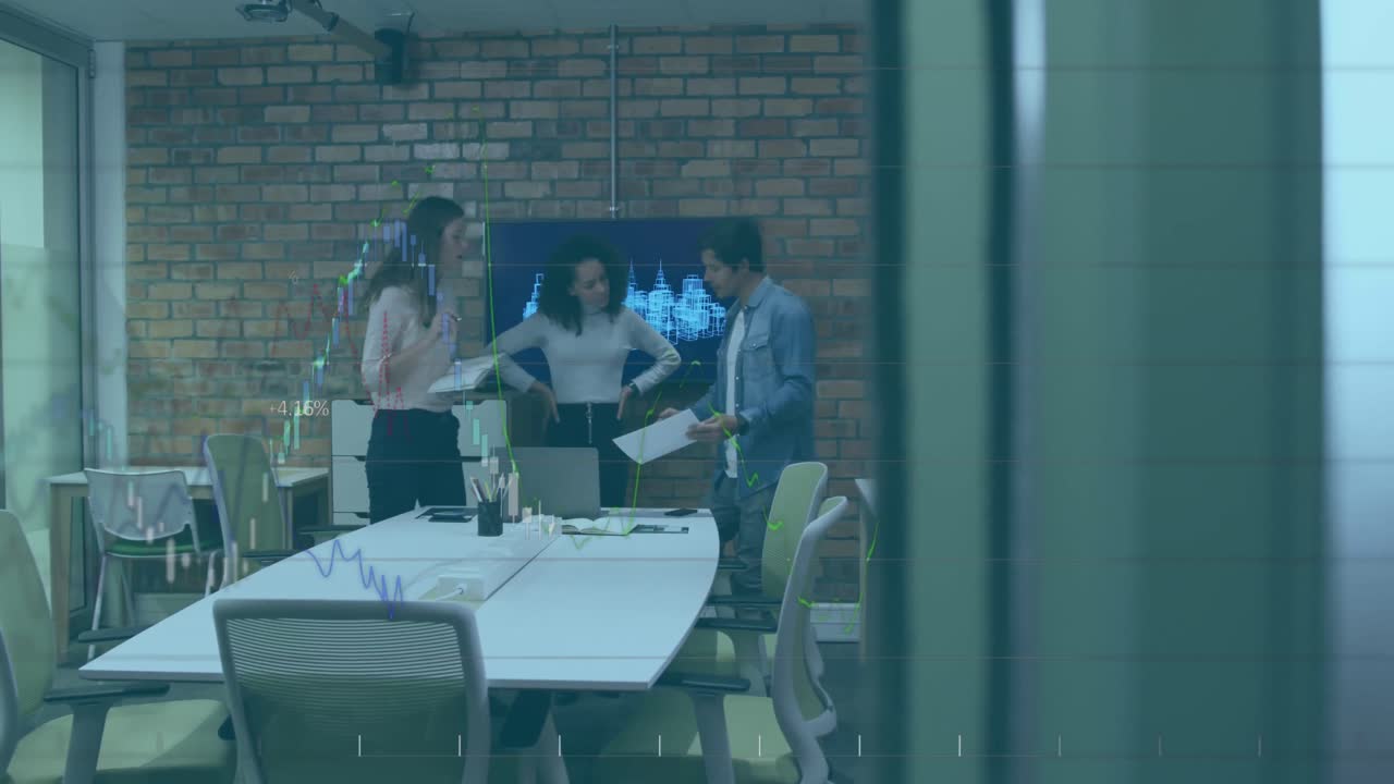 사무실에서 노트북에서 청사진을 논의하는 다양한 동료들에 대한 여러 그래프의 애니메이션